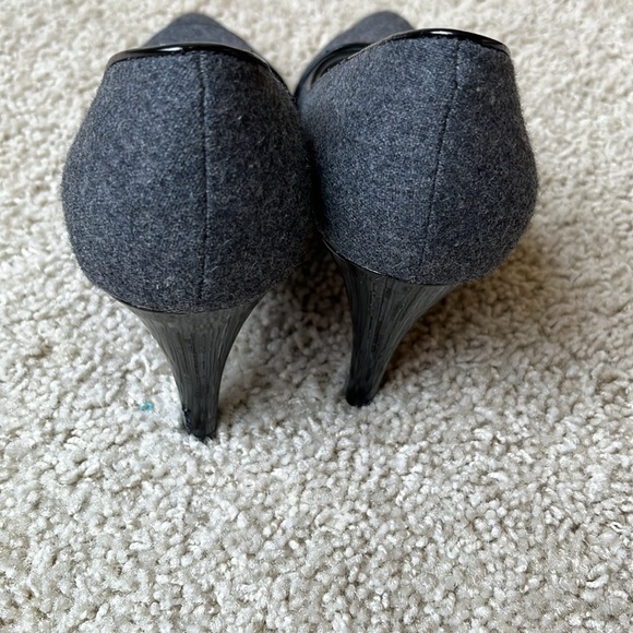 Kelly & Katie Lauren Heels - Picture 4 of 12